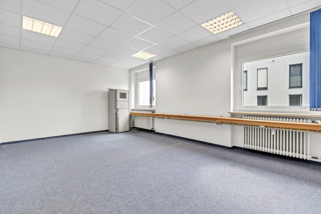 HUST Immobilien GmbH & Co. KG - Immobilienangebot - Eggenstein-Leopoldshafen - Alle - Moderne Bürofläche mit ca. 190 m² in Eggenstein-Leopoldshafen – Renoviert und barrierefrei!