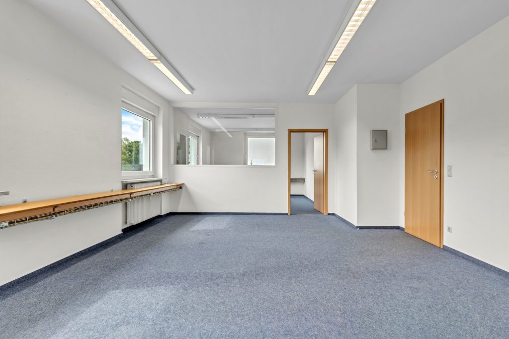 HUST Immobilien GmbH & Co. KG - Immobilienangebot - Eggenstein-Leopoldshafen - Alle - Moderne Bürofläche mit ca. 190 m² in Eggenstein-Leopoldshafen – Renoviert und barrierefrei!