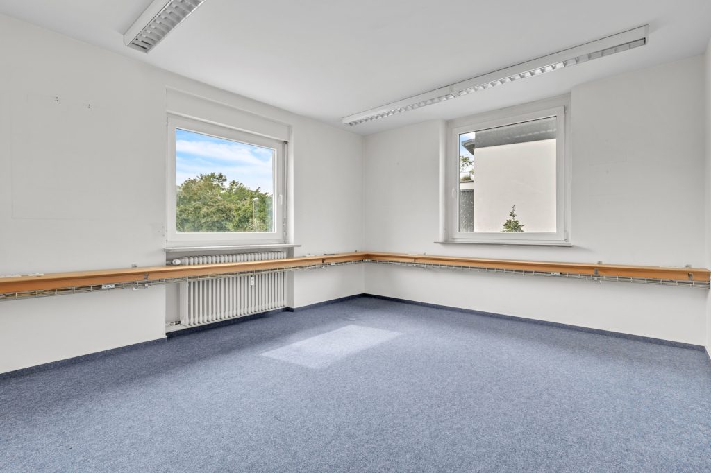 HUST Immobilien GmbH & Co. KG - Immobilienangebot - Eggenstein-Leopoldshafen - Alle - Moderne Bürofläche mit ca. 190 m² in Eggenstein-Leopoldshafen – Renoviert und barrierefrei!