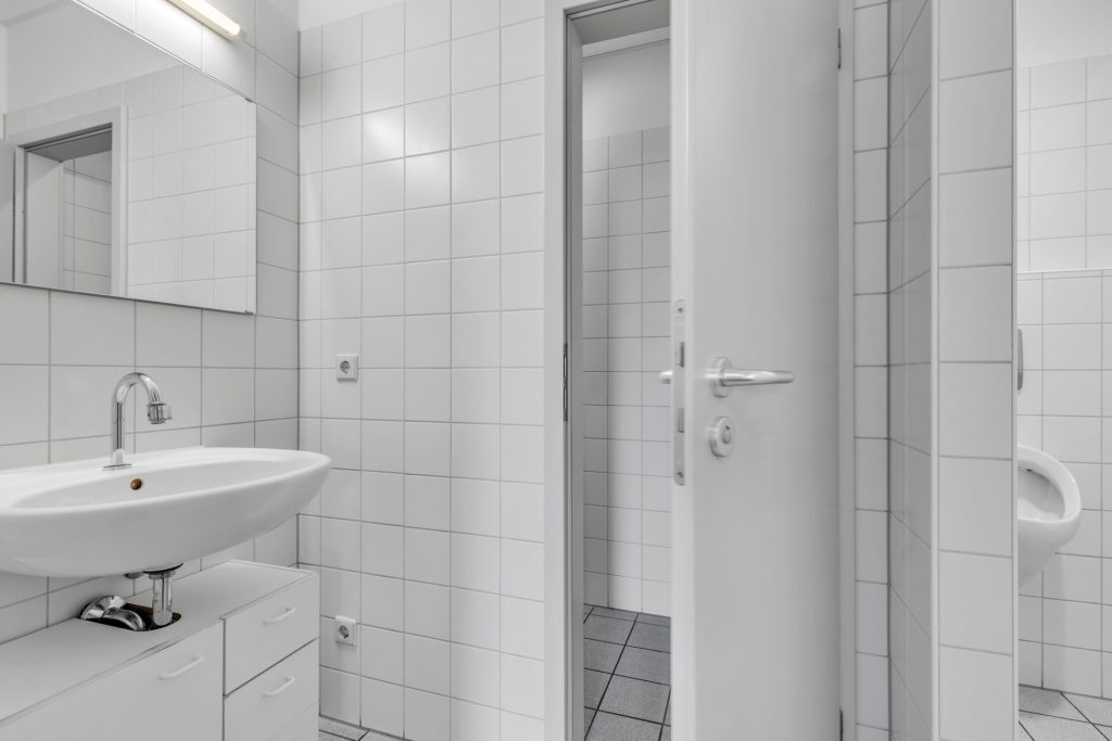HUST Immobilien GmbH & Co. KG - Immobilienangebot - Eggenstein-Leopoldshafen - Alle - Moderne Bürofläche mit ca. 190 m² in Eggenstein-Leopoldshafen – Renoviert und barrierefrei!