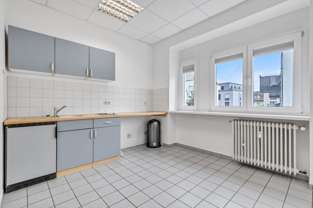 HUST Immobilien GmbH & Co. KG - Immobilienangebot - Eggenstein-Leopoldshafen - Alle - Moderne Bürofläche mit ca. 190 m² in Eggenstein-Leopoldshafen – Renoviert und barrierefrei!