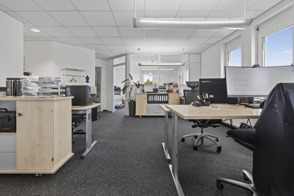 HUST Immobilien GmbH & Co. KG - Immobilienangebot - Ettlingen - Alle - Bürofläche in West – Teilbar ab 140 m² mit flexibler Grundrissgestaltung