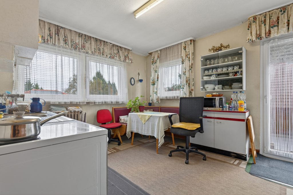 HUST Immobilien GmbH & Co. KG - Immobilienangebot - Ettlingen / Spessart - Alle - Ideal für Mehrgenerationenwohnen oder als Kapitalanlage – Dreifamilienhaus mit großem Garten in Ettlingen-Spessart