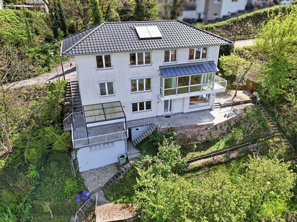 HUST Immobilien GmbH & Co. KG - Immobilienangebot - Weingarten - Alle - Exklusives Wohnen mit Weitblick – Stil, Komfort und Aussicht bis in die Pfalz