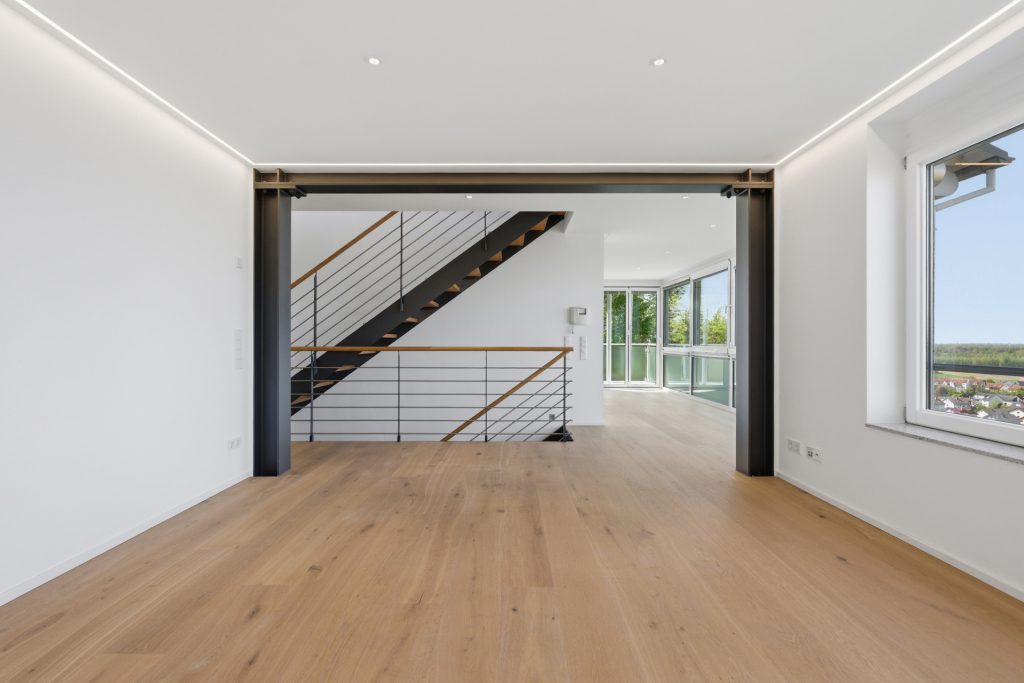 HUST Immobilien GmbH & Co. KG - Immobilienangebot - Weingarten - Alle - Exklusives Wohnen mit Weitblick – Stil, Komfort und Aussicht bis in die Pfalz