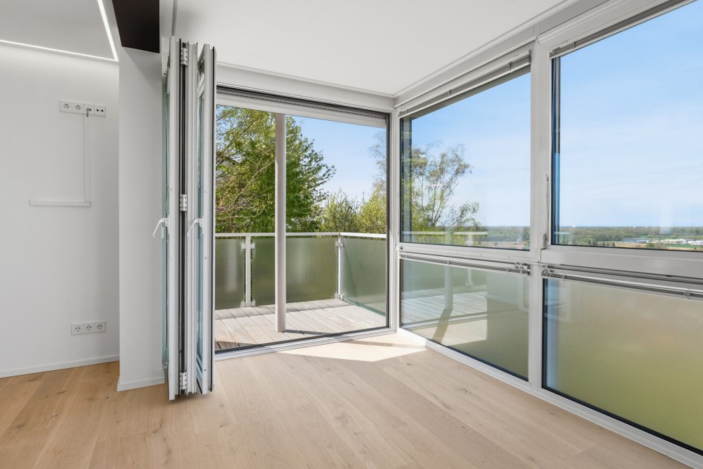 HUST Immobilien GmbH & Co. KG - Immobilienangebot - Weingarten - Alle - Exklusives Wohnen mit Weitblick – Stil, Komfort und Aussicht bis in die Pfalz