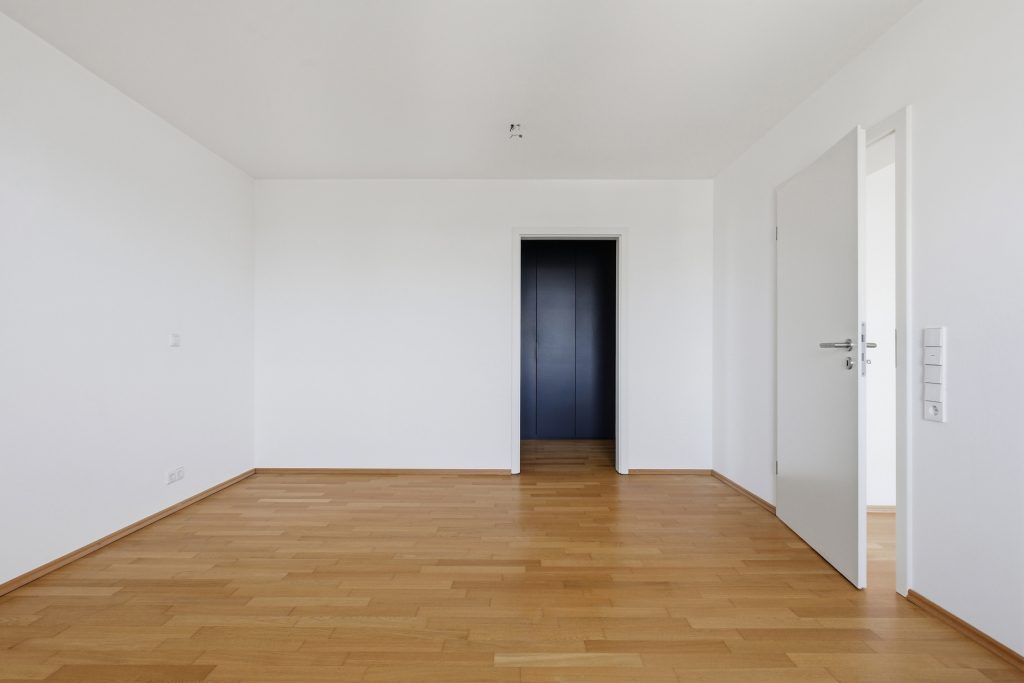 HUST Immobilien GmbH & Co. KG - Immobilienangebot - Weingarten - Alle - Exklusives Wohnen mit Weitblick – Stil, Komfort und Aussicht bis in die Pfalz