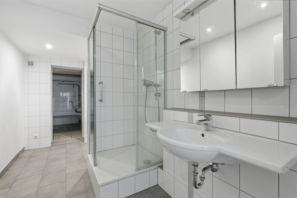 HUST Immobilien GmbH & Co. KG - Immobilienangebot - Weingarten - Alle - Exklusives Wohnen mit Weitblick – Stil, Komfort und Aussicht bis in die Pfalz