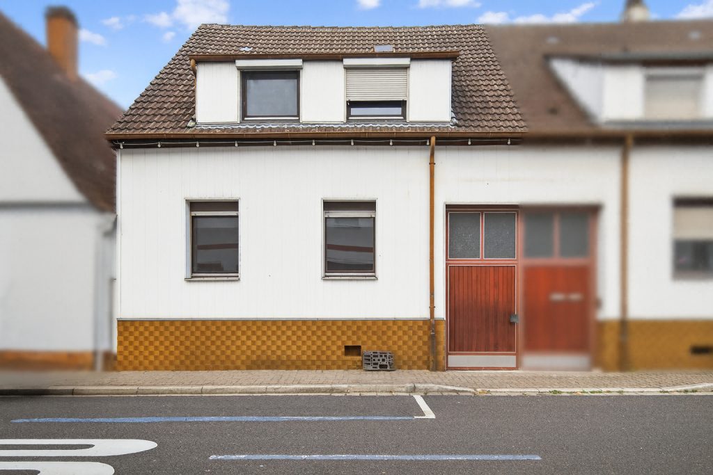 HUST Immobilien GmbH & Co. KG - Immobilienangebot - Stutensee / Blankenloch - Alle - Sanierungsobjekt mit Seele: Entwickeln Sie Ihr individuelles Zuhause