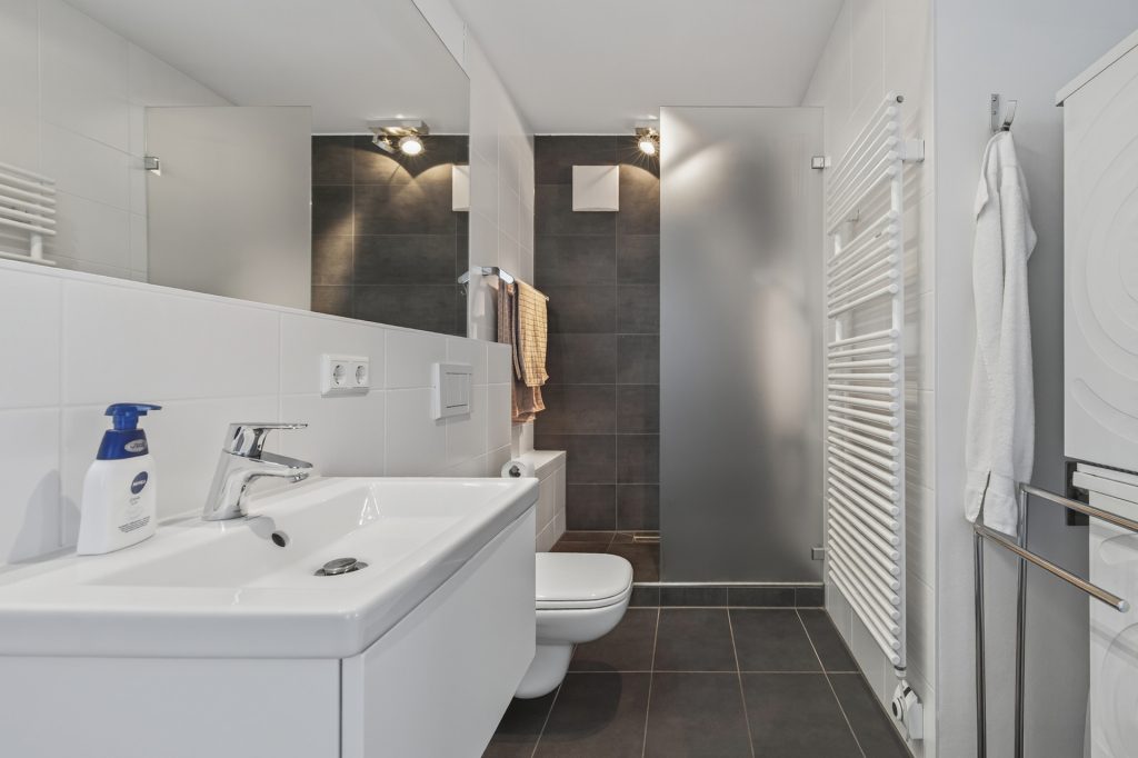 HUST Immobilien GmbH & Co. KG - Immobilienangebot - Leinfelden-Echterdingen - Alle - Moderne Maisonette-Penthouse-Wohnung mit zwei Dachterrassen & TG in Leinfelden-Echterdingen
