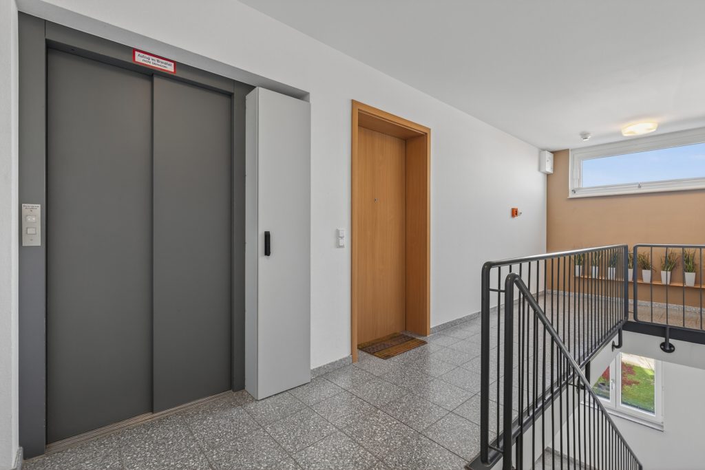 HUST Immobilien GmbH & Co. KG - Immobilienangebot - Leinfelden-Echterdingen - Alle - Moderne Maisonette-Penthouse-Wohnung mit zwei Dachterrassen & TG in Leinfelden-Echterdingen