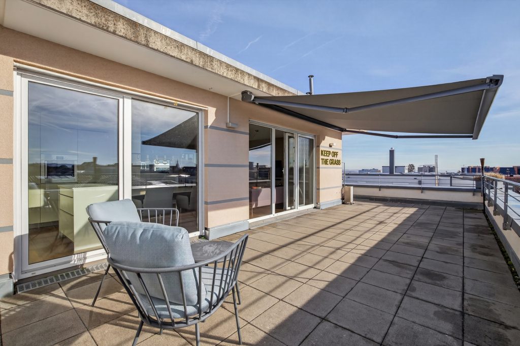 HUST Immobilien GmbH & Co. KG - Immobilienangebot - Leinfelden-Echterdingen - Alle - Moderne Maisonette-Penthouse-Wohnung mit zwei Dachterrassen & TG in Leinfelden-Echterdingen