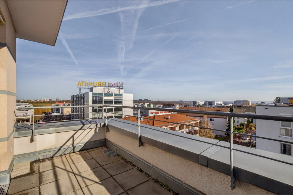 HUST Immobilien GmbH & Co. KG - Immobilienangebot - Leinfelden-Echterdingen - Alle - Moderne Maisonette-Penthouse-Wohnung mit zwei Dachterrassen & TG in Leinfelden-Echterdingen
