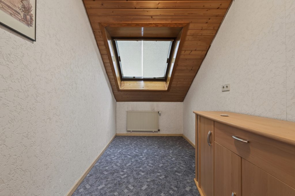 HUST Immobilien GmbH & Co. KG - Immobilienangebot - Dettenheim-Rußheim - Alle - Gestalten Sie Ihr Traumhaus – Doppelhaushälfte mit Garten und Garage in Dettenheim-Rußheim