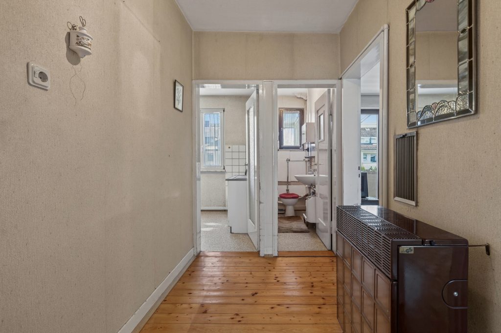 HUST Immobilien GmbH & Co. KG - Immobilienangebot - Karlsruhe / Durlach - Alle - Sanierungsbedürftige Doppelhaushälfte mit großem Grundstück in Karlsruhe-Durlach