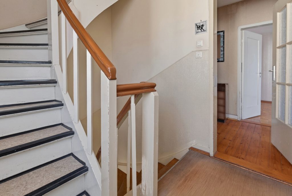 HUST Immobilien GmbH & Co. KG - Immobilienangebot - Karlsruhe / Durlach - Alle - Sanierungsbedürftige Doppelhaushälfte mit großem Grundstück in Karlsruhe-Durlach
