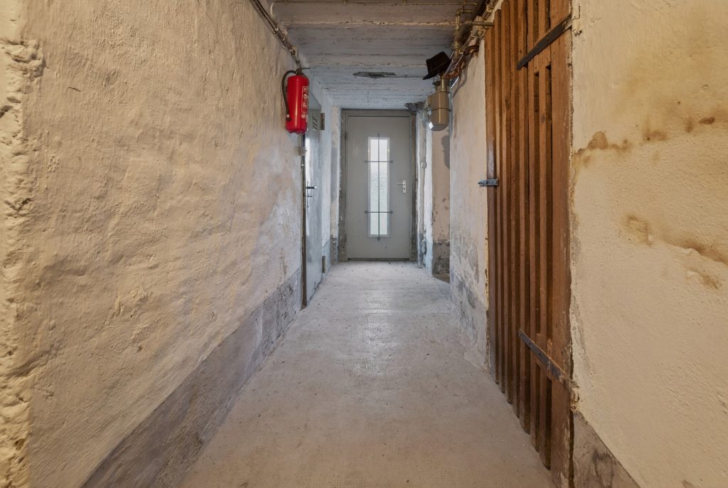 HUST Immobilien GmbH & Co. KG - Immobilienangebot - Karlsruhe / Durlach - Alle - Sanierungsbedürftige Doppelhaushälfte mit großem Grundstück in Karlsruhe-Durlach