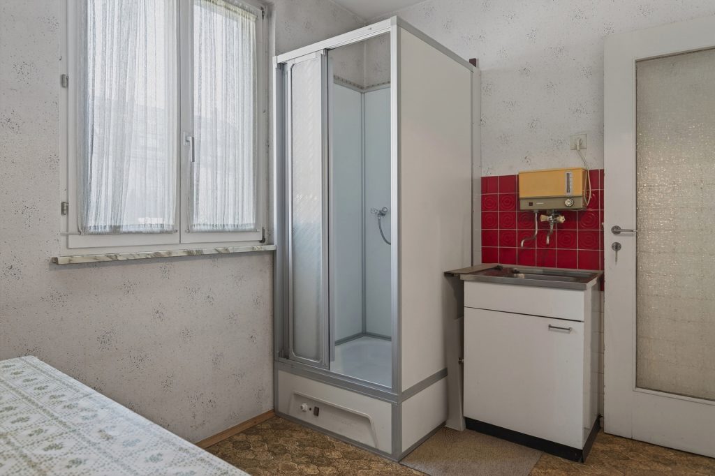HUST Immobilien GmbH & Co. KG - Immobilienangebot - Karlsruhe / Durlach - Alle - Sanierungsbedürftige Doppelhaushälfte mit großem Grundstück in Karlsruhe-Durlach