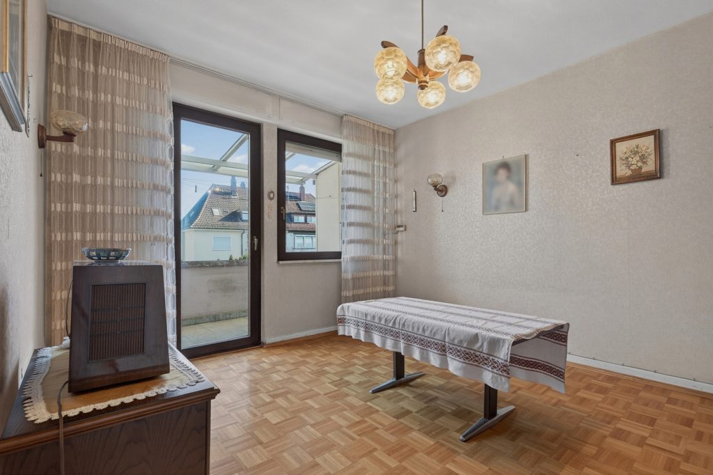 HUST Immobilien GmbH & Co. KG - Immobilienangebot - Karlsruhe / Durlach - Alle - Sanierungsbedürftige Doppelhaushälfte mit großem Grundstück in Karlsruhe-Durlach