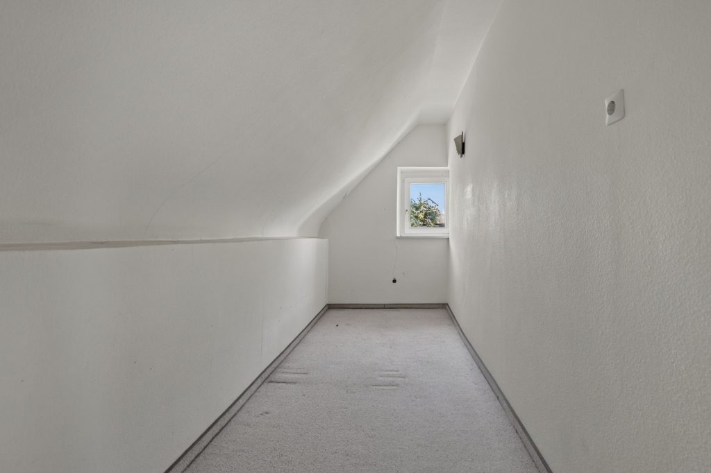 HUST Immobilien GmbH & Co. KG - Immobilienangebot - Ettlingen / Spessart - Alle - Großzügiges 1-2 Familienhaus mit Charakter in Spessart – Ideal für Familien & Mehrgenerationenwohnen