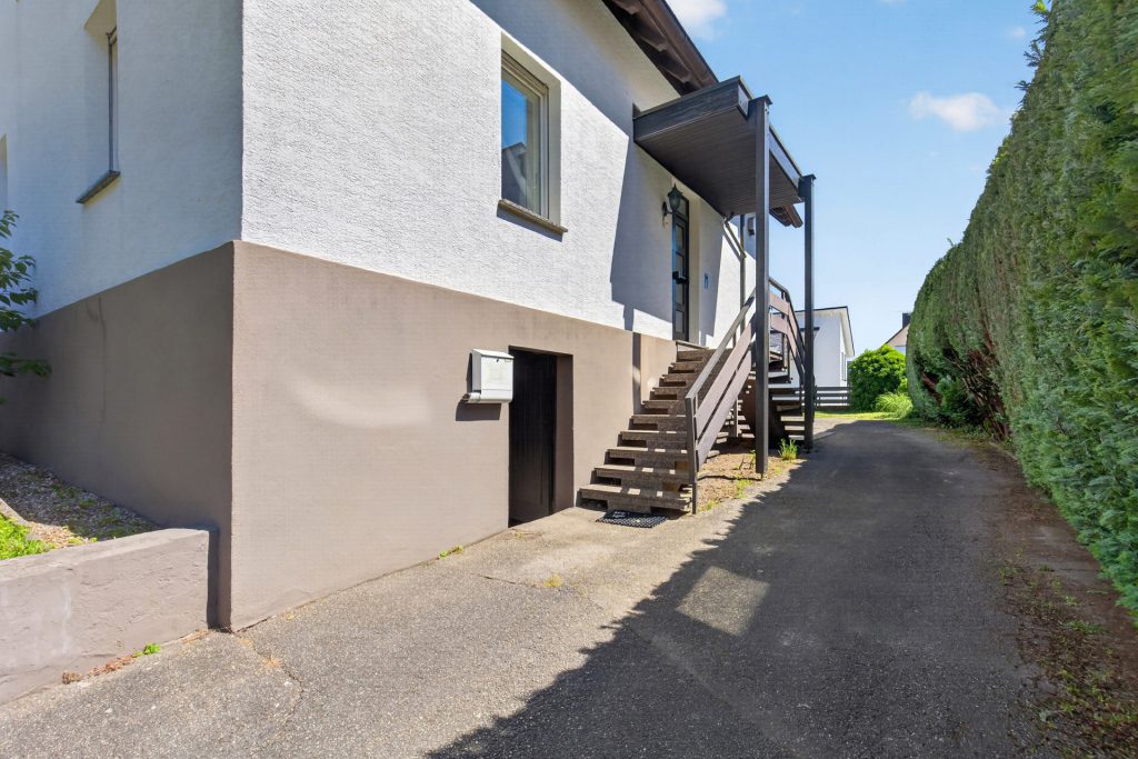 HUST Immobilien GmbH & Co. KG - Immobilienangebot - Ettlingen / Spessart - Alle - Großzügiges 1-2 Familienhaus mit Charakter in Spessart – Ideal für Familien & Mehrgenerationenwohnen