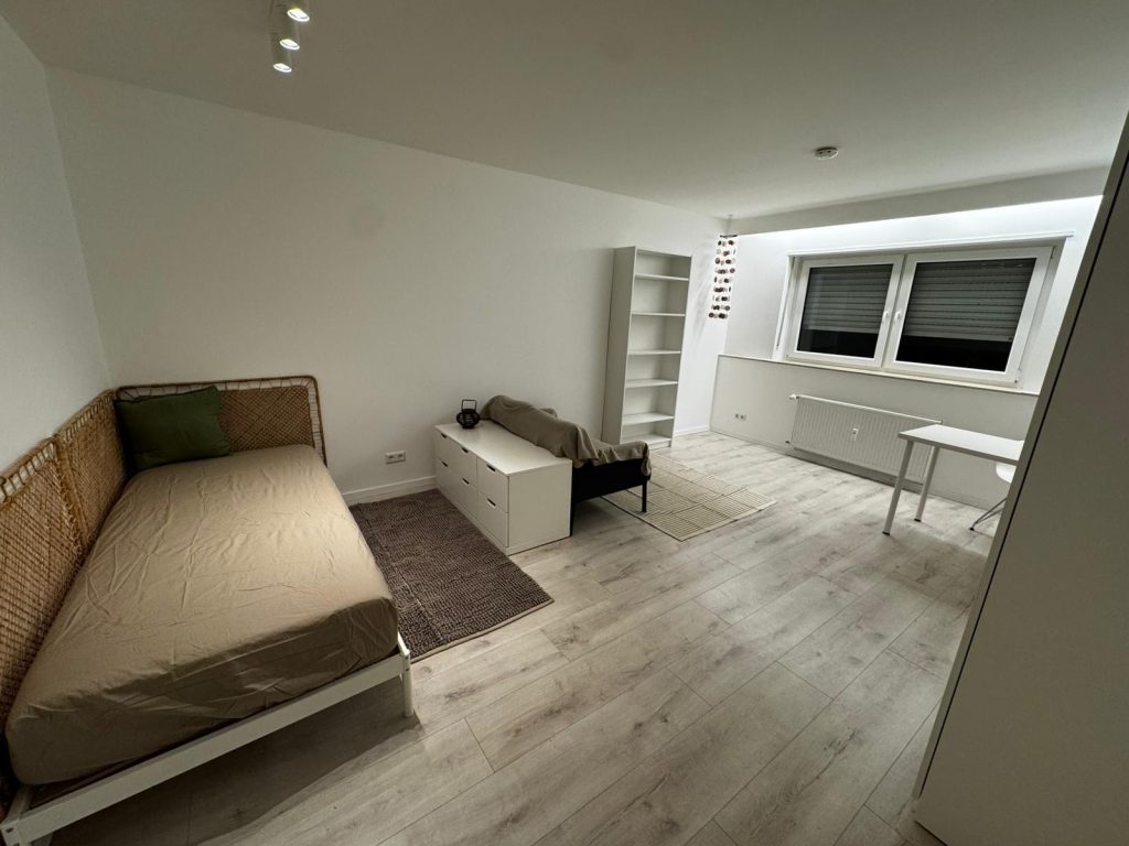 HUST Immobilien GmbH & Co. KG - Immobilienangebot - Karlsruhe / Wolfartsweier - Alle - WG-Zimmer für Studierende in ruhiger Lage von Karlsruhe-Wolfartsweier