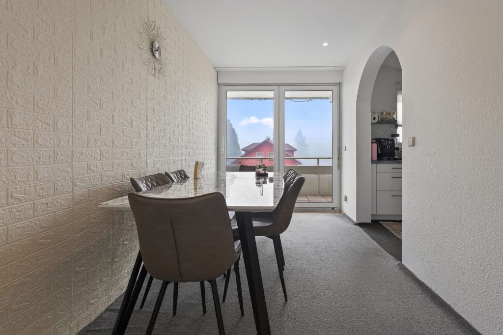 HUST Immobilien GmbH & Co. KG - Immobilienangebot - Karlsbad / Langensteinbach - Alle - Vermietete Eigentumswohnung in naturnaher Lage von Karlsbad-Langensteinbach