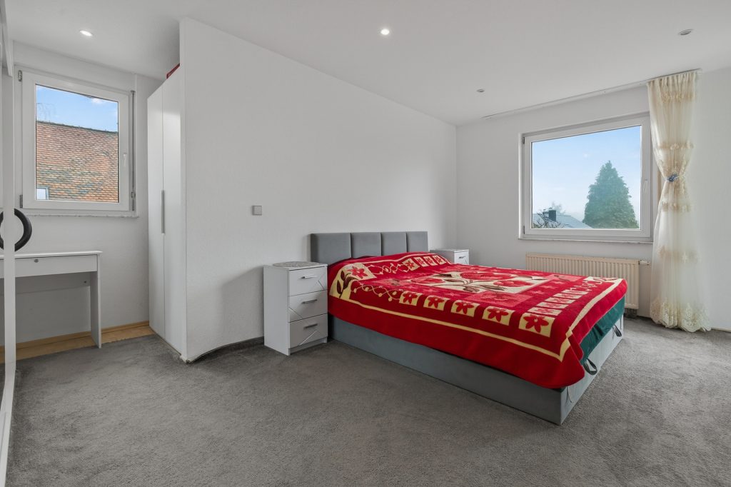 HUST Immobilien GmbH & Co. KG - Immobilienangebot - Karlsbad / Langensteinbach - Alle - Vermietete Eigentumswohnung in naturnaher Lage von Karlsbad-Langensteinbach