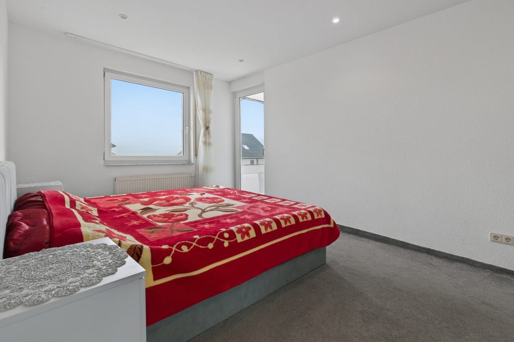 HUST Immobilien GmbH & Co. KG - Immobilienangebot - Karlsbad / Langensteinbach - Alle - Vermietete Eigentumswohnung in naturnaher Lage von Karlsbad-Langensteinbach