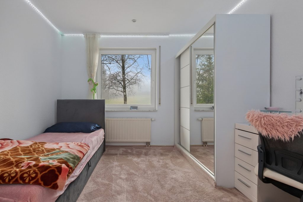 HUST Immobilien GmbH & Co. KG - Immobilienangebot - Karlsbad / Langensteinbach - Alle - Vermietete Eigentumswohnung in naturnaher Lage von Karlsbad-Langensteinbach