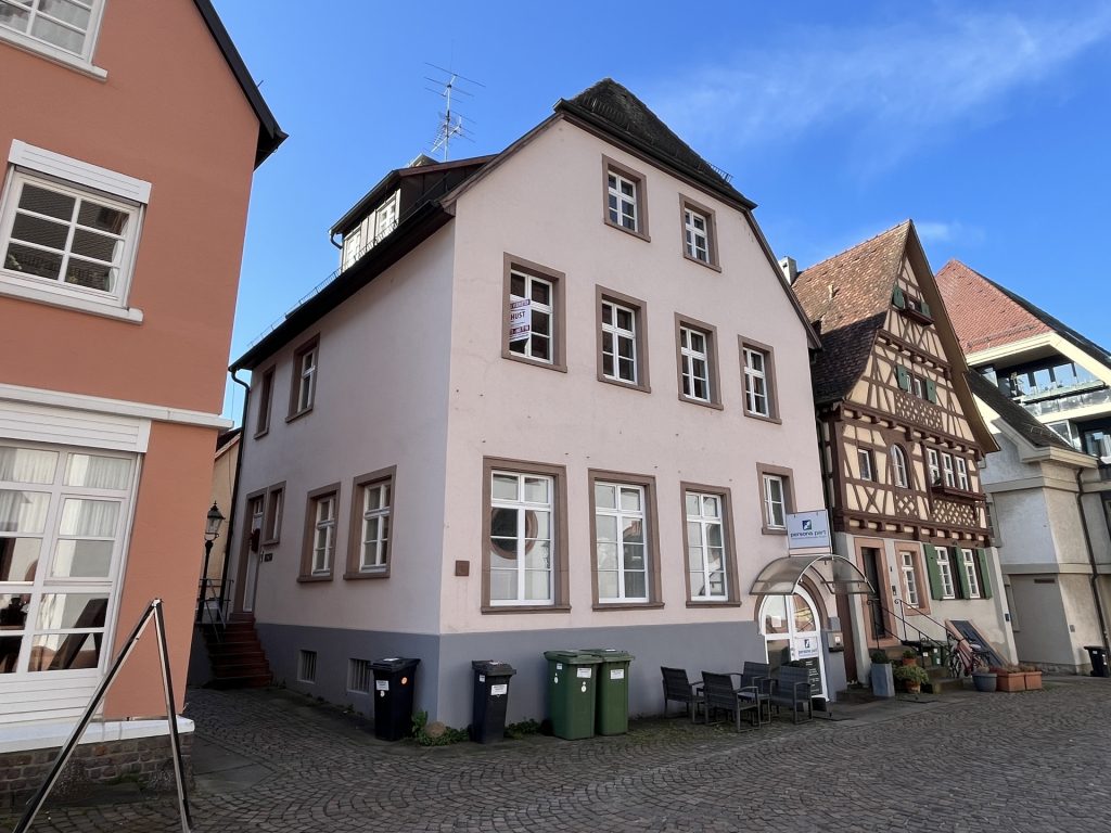 HUST Immobilien GmbH & Co. KG - Immobilienangebot - Ettlingen - Alle - 172 m² Wohnen wie im Stadthaus – mitten in der Ettlinger Innenstadt