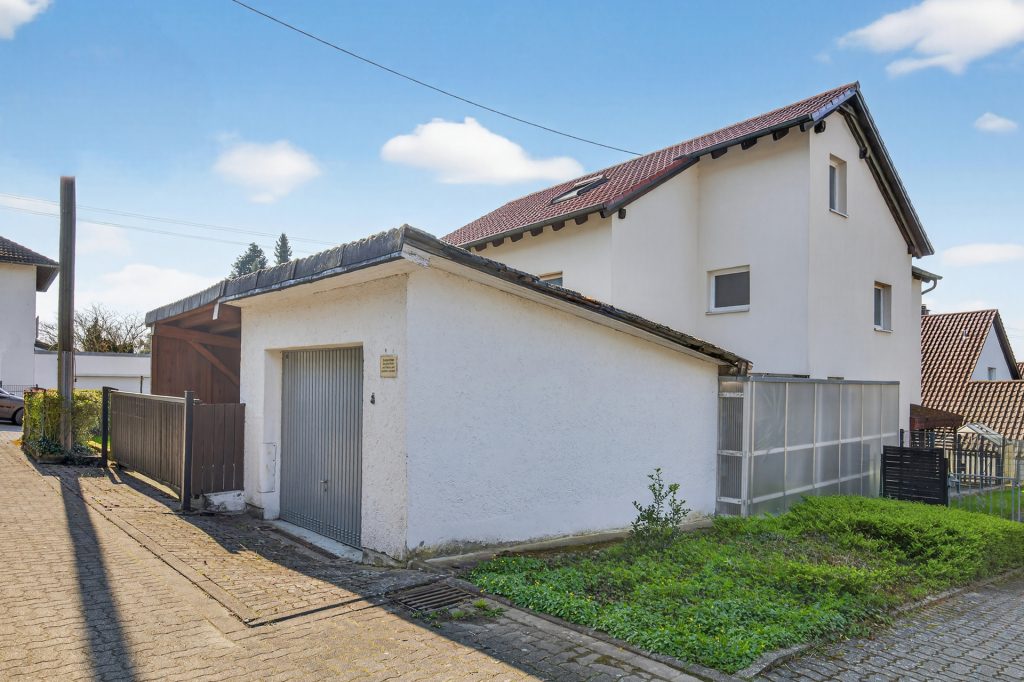 HUST Immobilien GmbH & Co. KG - Immobilienangebot - Karlsruhe / Wolfartsweier - Alle - Wolfartsweier: 3-Familienhaus, teilweise im Rohbau – fertigstellen nach eigenen Vorstellungen