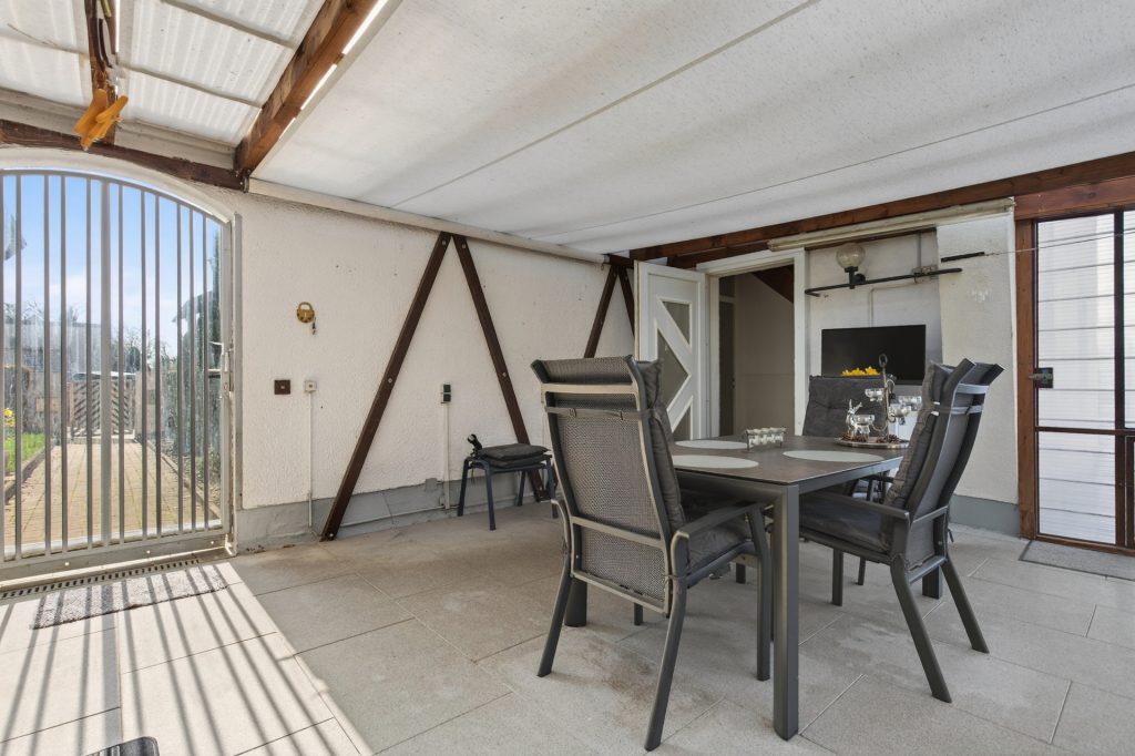 HUST Immobilien GmbH & Co. KG - Immobilienangebot - Karlsruhe / Wolfartsweier - Alle - Wolfartsweier: 3-Familienhaus, teilweise im Rohbau – fertigstellen nach eigenen Vorstellungen