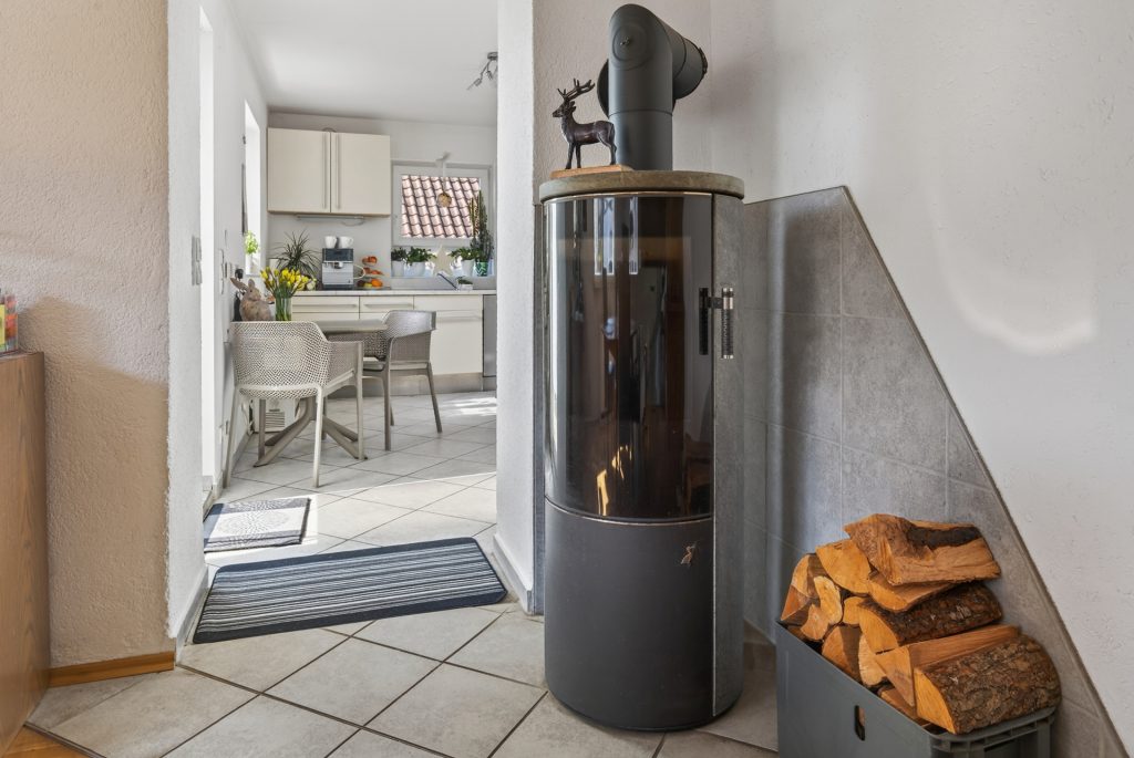 HUST Immobilien GmbH & Co. KG - Immobilienangebot - Karlsruhe / Wolfartsweier - Alle - Wolfartsweier: 3-Familienhaus, teilweise im Rohbau – fertigstellen nach eigenen Vorstellungen