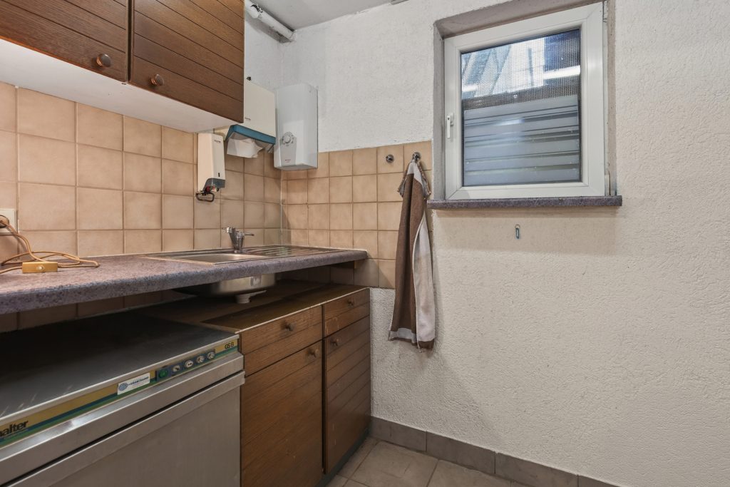 HUST Immobilien GmbH & Co. KG - Immobilienangebot - Karlsruhe / Wolfartsweier - Alle - Wolfartsweier: 3-Familienhaus, teilweise im Rohbau – fertigstellen nach eigenen Vorstellungen