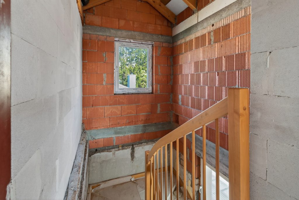 HUST Immobilien GmbH & Co. KG - Immobilienangebot - Karlsruhe / Wolfartsweier - Alle - Wolfartsweier: 3-Familienhaus, teilweise im Rohbau – fertigstellen nach eigenen Vorstellungen