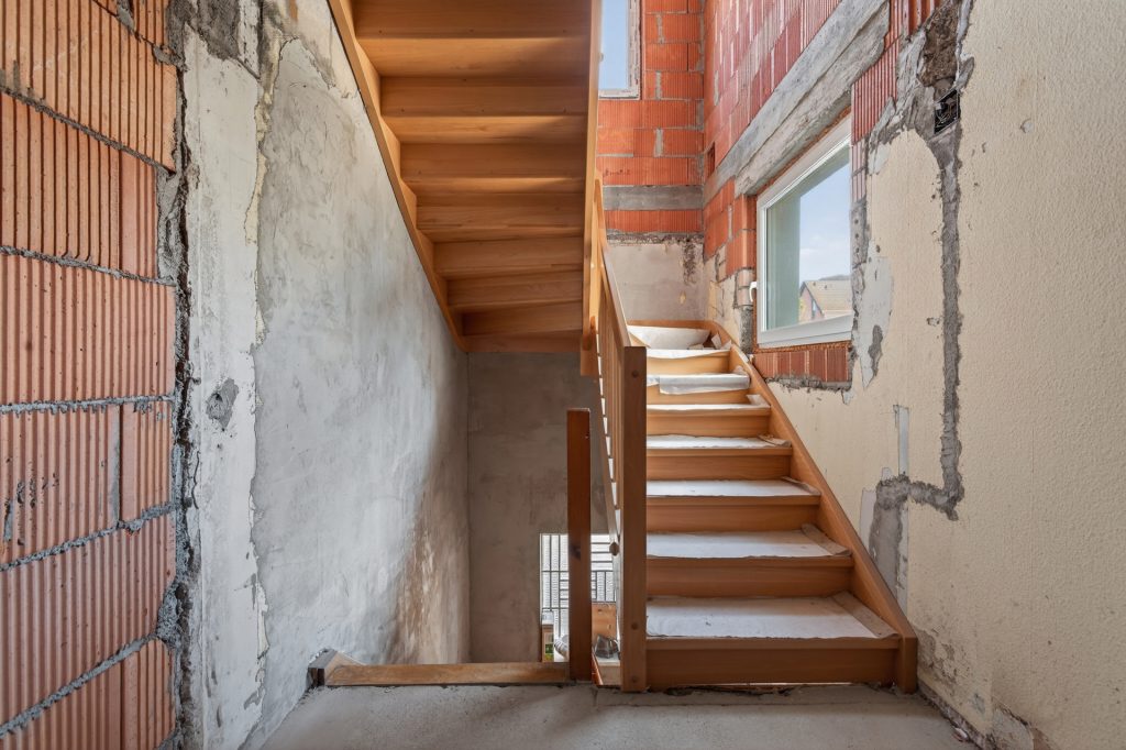 HUST Immobilien GmbH & Co. KG - Immobilienangebot - Karlsruhe / Wolfartsweier - Alle - Wolfartsweier: 3-Familienhaus, teilweise im Rohbau – fertigstellen nach eigenen Vorstellungen