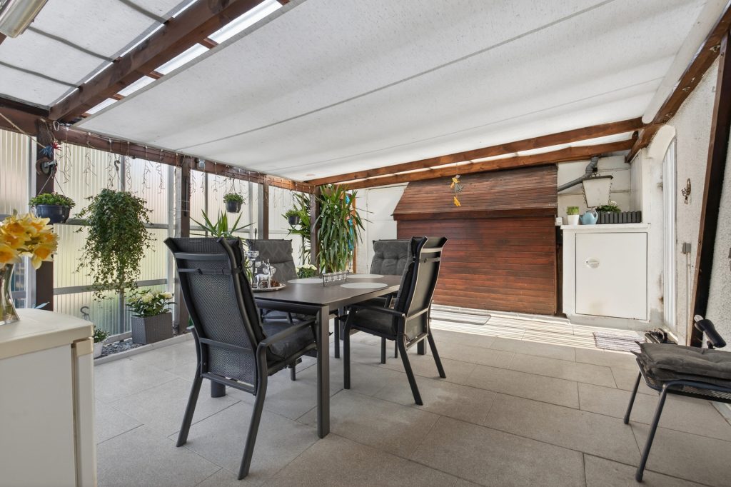 HUST Immobilien GmbH & Co. KG - Immobilienangebot - Karlsruhe / Wolfartsweier - Alle - Wolfartsweier: 3-Familienhaus, teilweise im Rohbau – fertigstellen nach eigenen Vorstellungen
