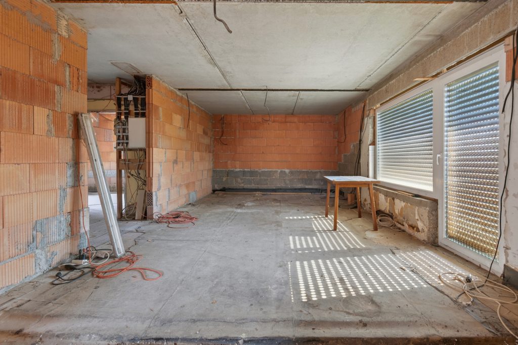 HUST Immobilien GmbH & Co. KG - Immobilienangebot - Karlsruhe / Wolfartsweier - Alle - Wolfartsweier: 3-Familienhaus, teilweise im Rohbau – fertigstellen nach eigenen Vorstellungen