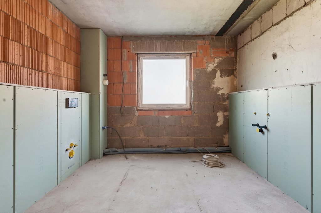 HUST Immobilien GmbH & Co. KG - Immobilienangebot - Karlsruhe / Wolfartsweier - Alle - Wolfartsweier: 3-Familienhaus, teilweise im Rohbau – fertigstellen nach eigenen Vorstellungen