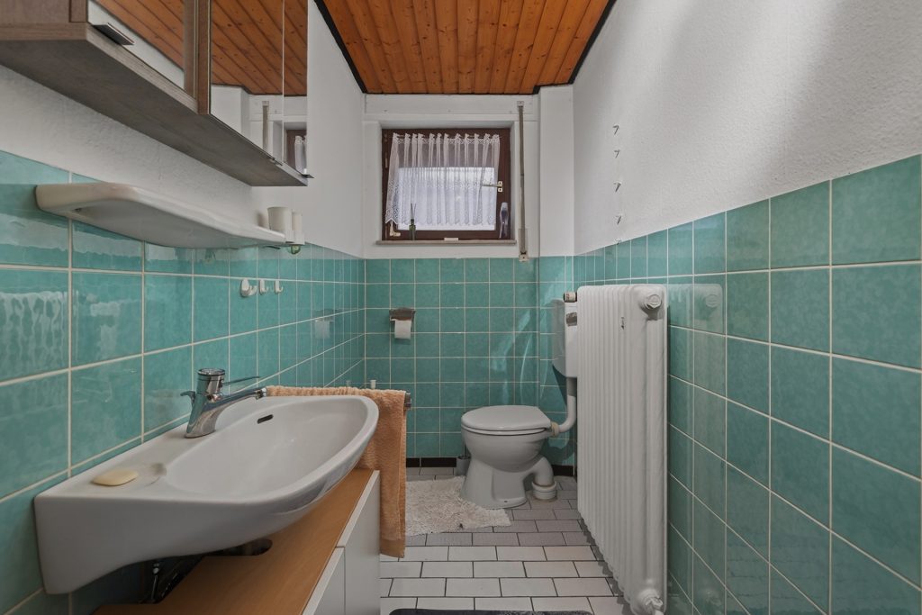HUST Immobilien GmbH & Co. KG - Immobilienangebot - Malsch - Alle - Idyllisches Wohnen am Waldrand: Vielseitiges Mehrfamilienhaus auf 620 m² Grund