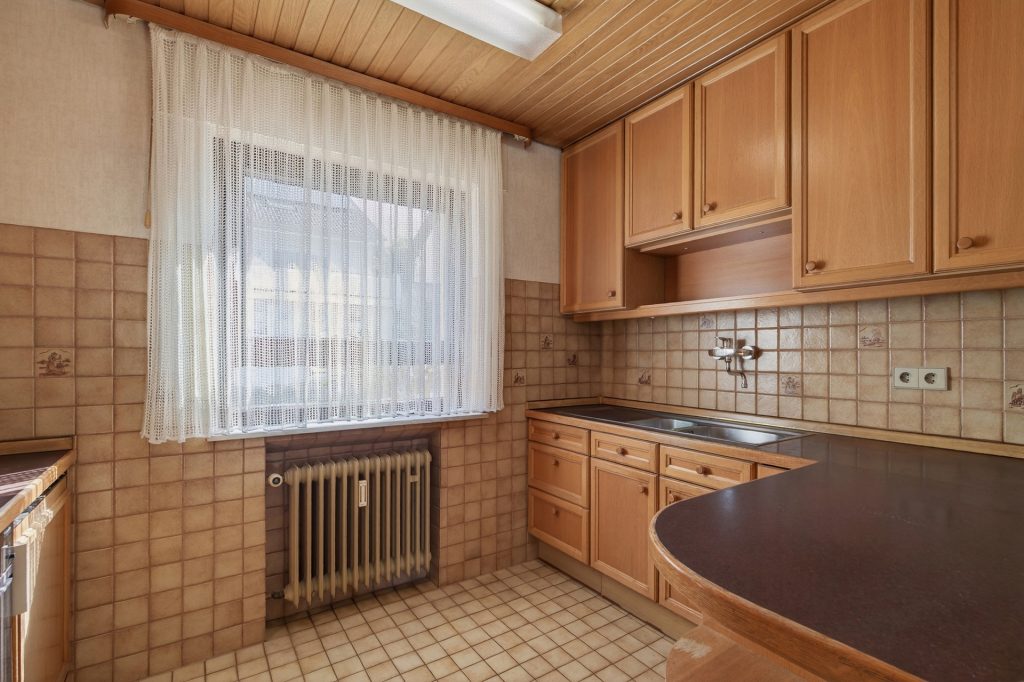 HUST Immobilien GmbH & Co. KG - Immobilienangebot - Malsch - Alle - Idyllisches Wohnen am Waldrand: Vielseitiges Mehrfamilienhaus auf 620 m² Grund