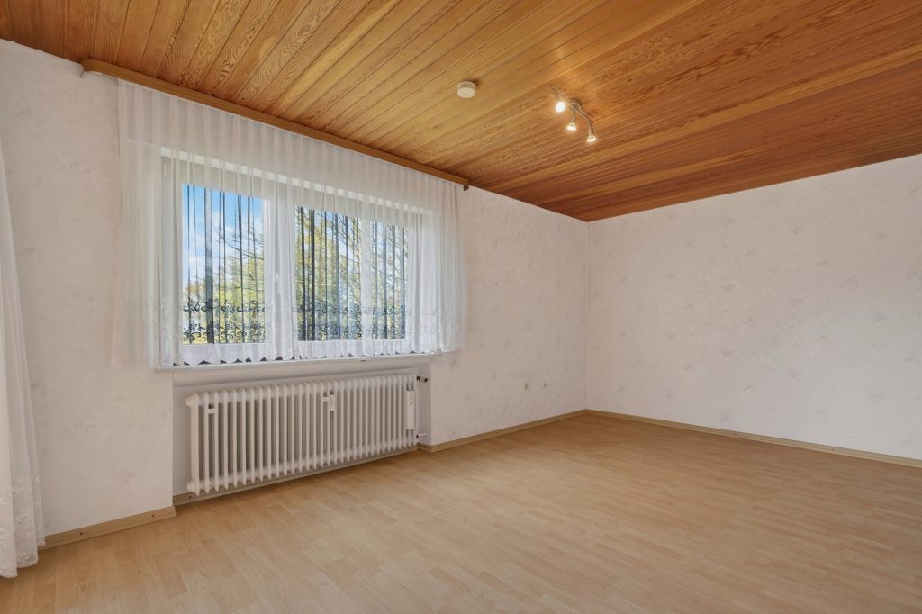 HUST Immobilien GmbH & Co. KG - Immobilienangebot - Malsch - Alle - Idyllisches Wohnen am Waldrand: Vielseitiges Mehrfamilienhaus auf 620 m² Grund