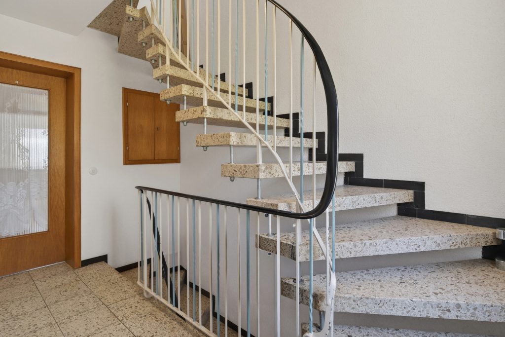 HUST Immobilien GmbH & Co. KG - Immobilienangebot - Malsch - Alle - Idyllisches Wohnen am Waldrand: Vielseitiges Mehrfamilienhaus auf 620 m² Grund