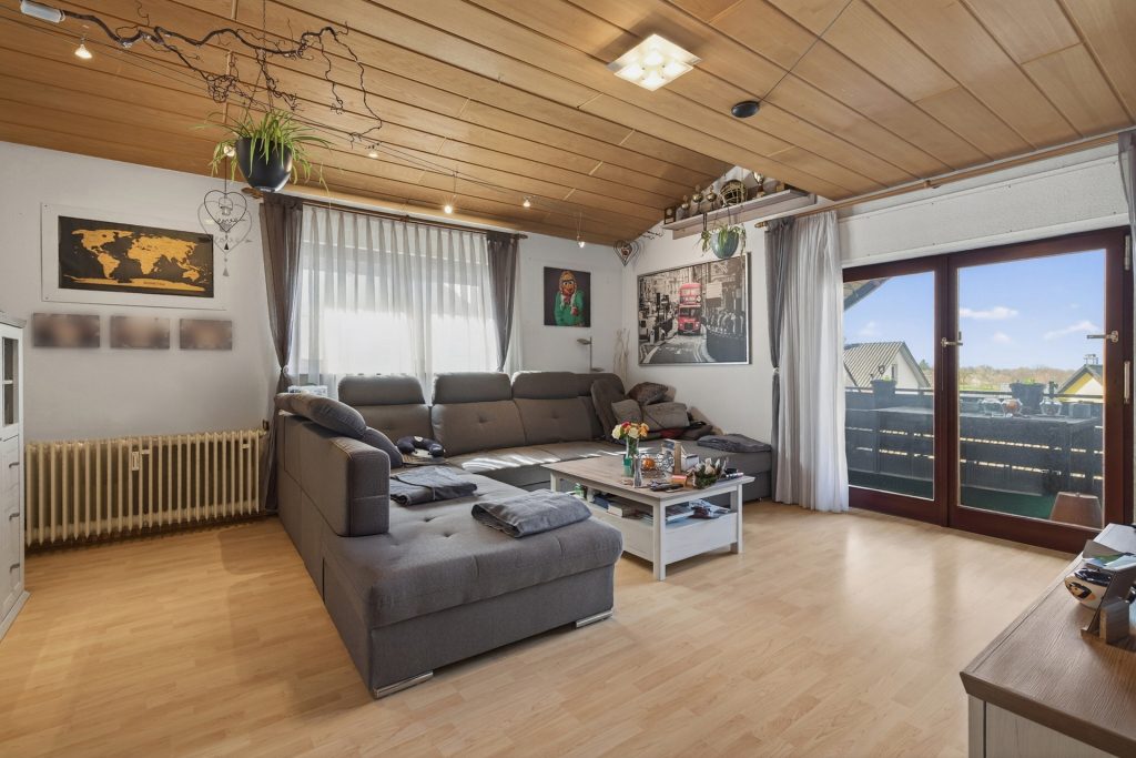 HUST Immobilien GmbH & Co. KG - Immobilienangebot - Malsch - Alle - Idyllisches Wohnen am Waldrand: Vielseitiges Mehrfamilienhaus auf 620 m² Grund
