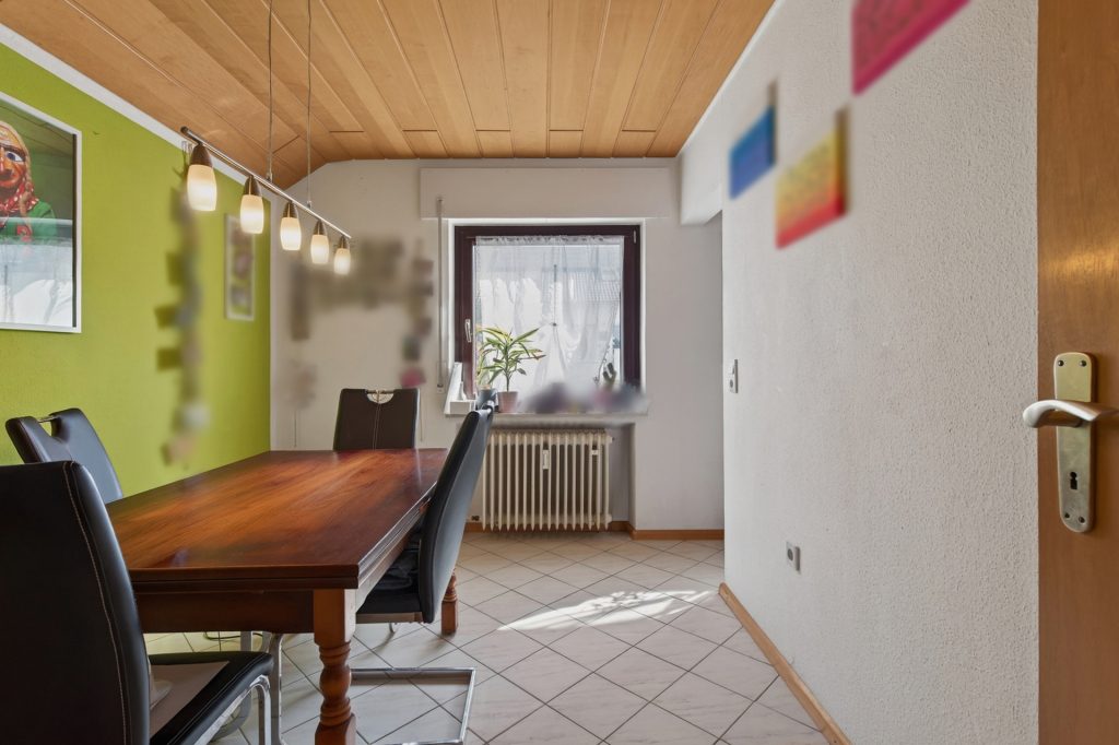 HUST Immobilien GmbH & Co. KG - Immobilienangebot - Malsch - Alle - Idyllisches Wohnen am Waldrand: Vielseitiges Mehrfamilienhaus auf 620 m² Grund
