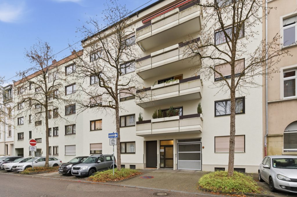 HUST Immobilien GmbH & Co. KG - Immobilienangebot - Karlsruhe / Mühlburg - Alle - 3-Zimmer-Wohnung mit Gestaltungspotenzial, Balkon und TG-Stellplatz in Mühlburg