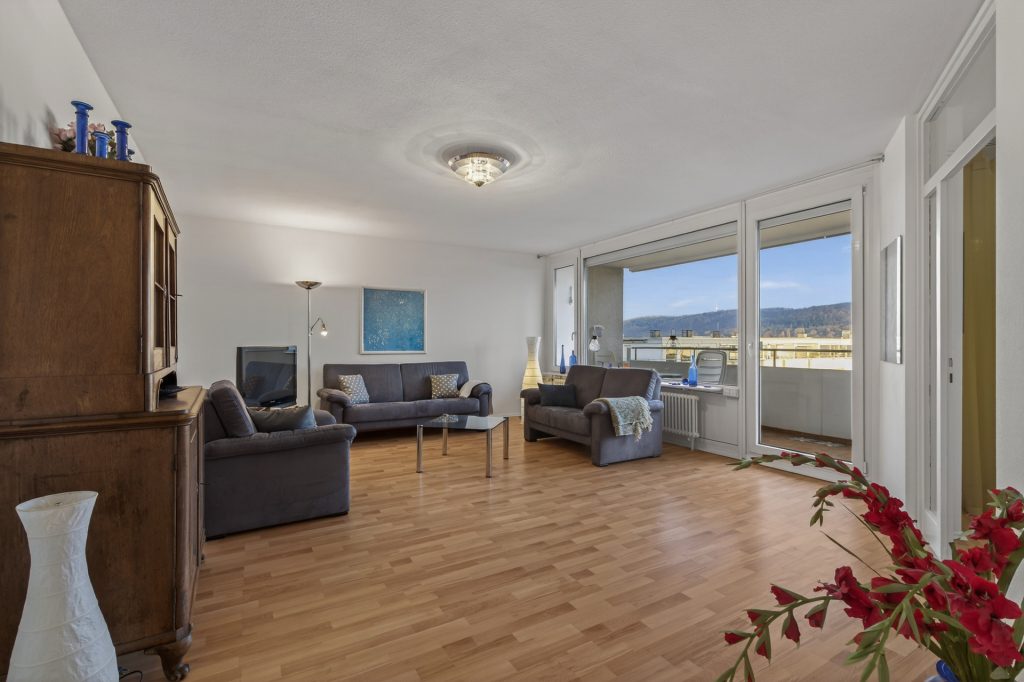 HUST Immobilien GmbH & Co. KG - Immobilienangebot - Ettlingen - Alle - Viel Raum zum Wohlfühlen – großzügige 2-Zimmer-Wohnung mit Loggia in Ettlingen