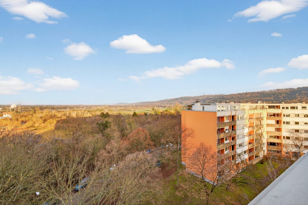 HUST Immobilien GmbH & Co. KG - Immobilienangebot - Ettlingen - Alle - Viel Raum zum Wohlfühlen – großzügige 2-Zimmer-Wohnung mit Loggia in Ettlingen