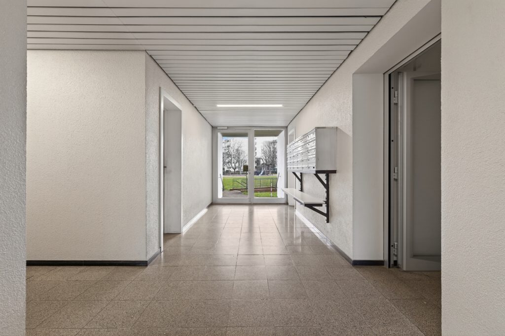 HUST Immobilien GmbH & Co. KG - Immobilienangebot - Ettlingen - Alle - Viel Raum zum Wohlfühlen – großzügige 2-Zimmer-Wohnung mit Loggia in Ettlingen